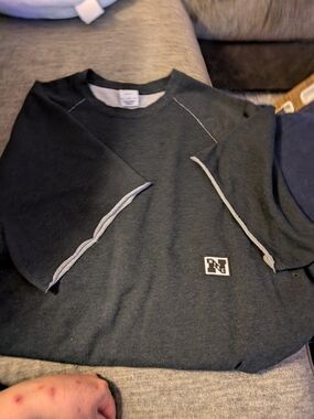 Nike Dri-FIT Short Sleeve  Crewneck Sweatshirt in Charcoal Gray